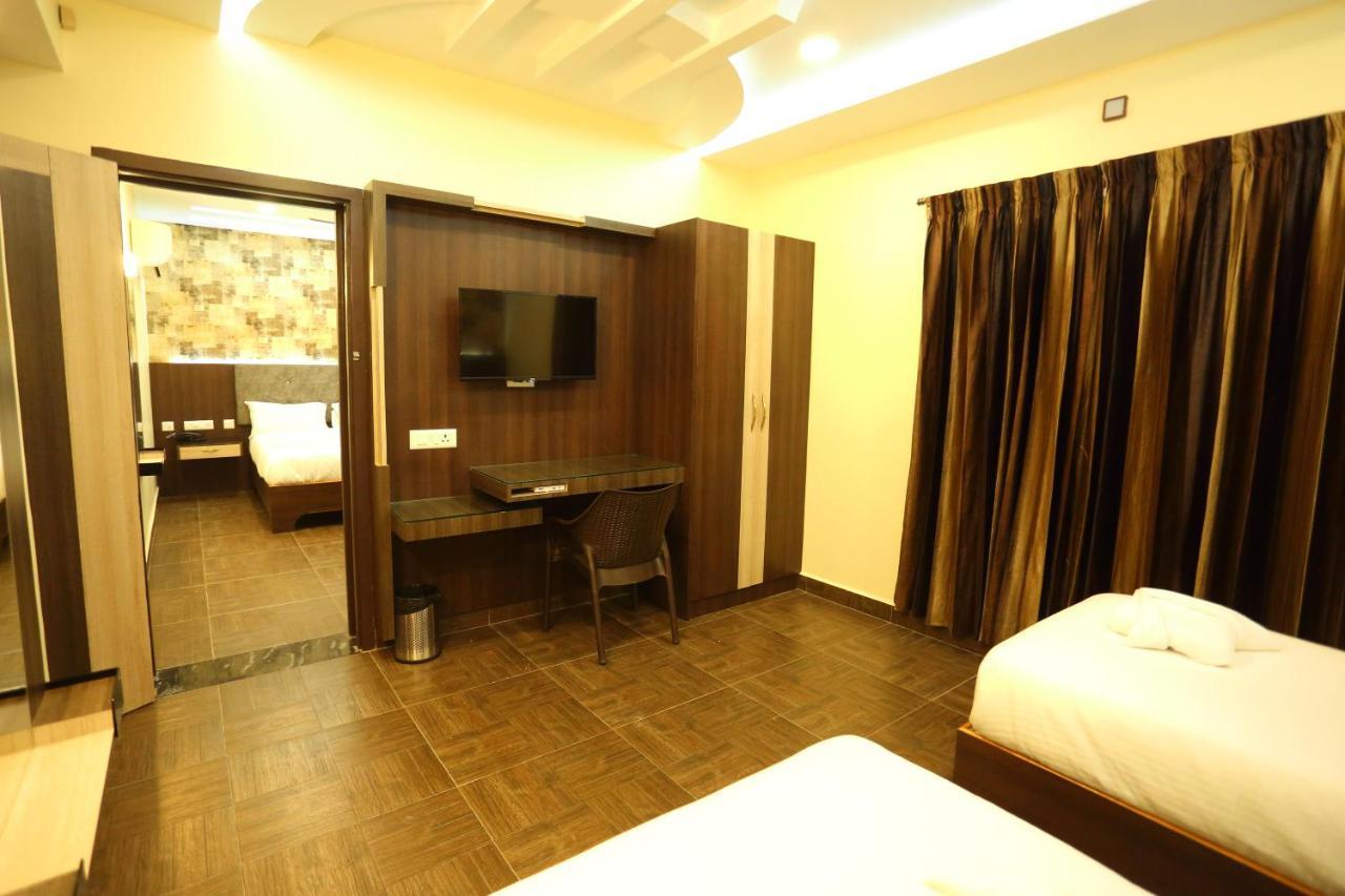 Vedha Residency Hotel ติรุวันนามาลัย ภายนอก รูปภาพ